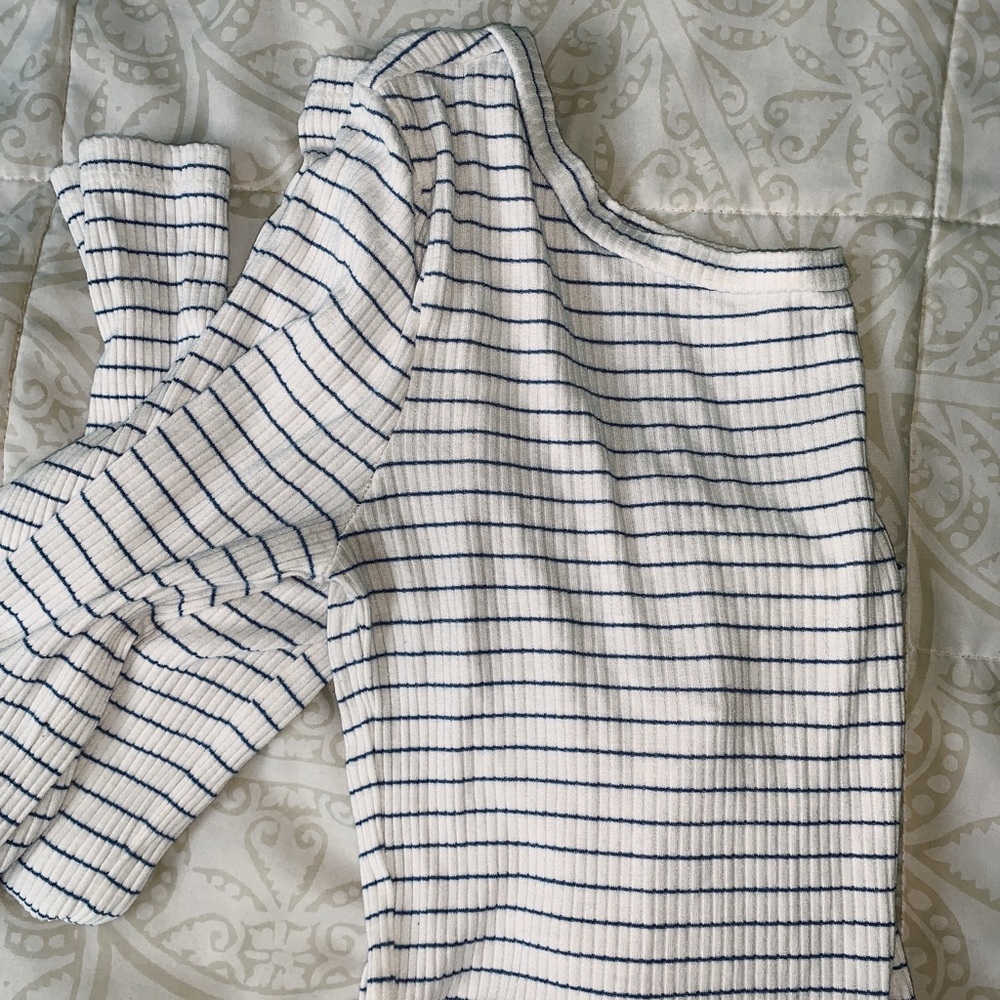 Reversible Scoop-Neck Long-Sleeved Rib Top - Picture 2 of 3